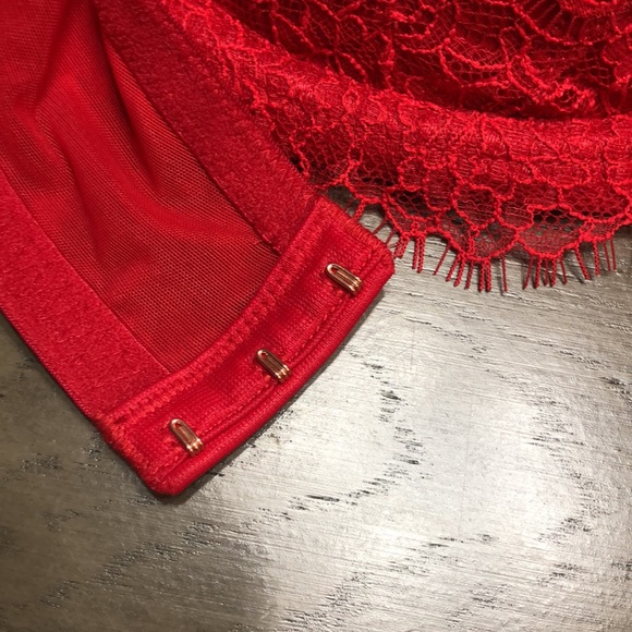 Gorgeous Victoria’s Secret Bra - Picture 5 of 5